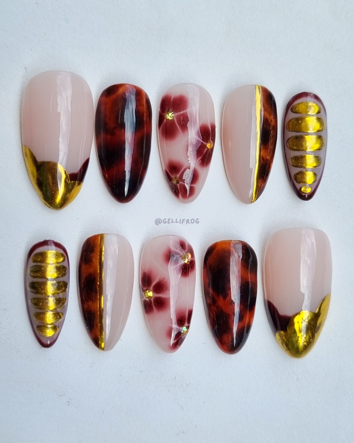 Molten Amber medium almond gold chrome and tortoiseshell press-on nails by Gellifrog – handmade gel set